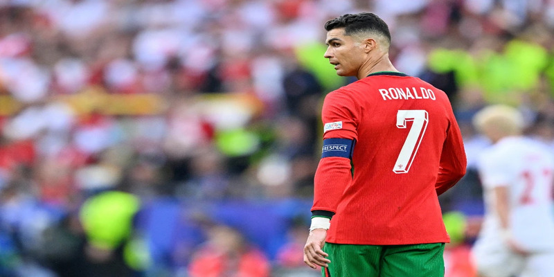 Ronaldo được nhắc đến với danh xưng cầu thủ xuất sắc nhất châu Âu